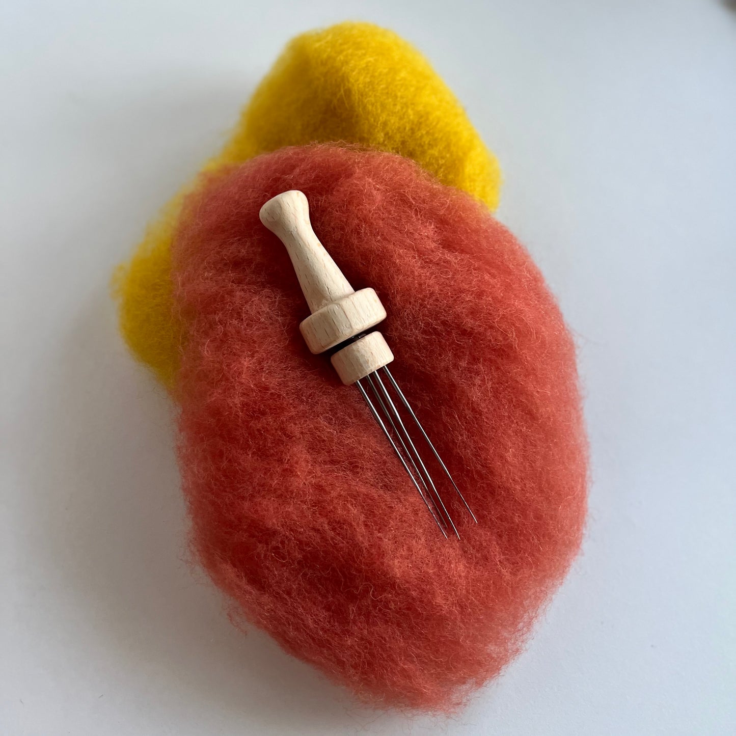 Porte-aiguilles en bois Filges