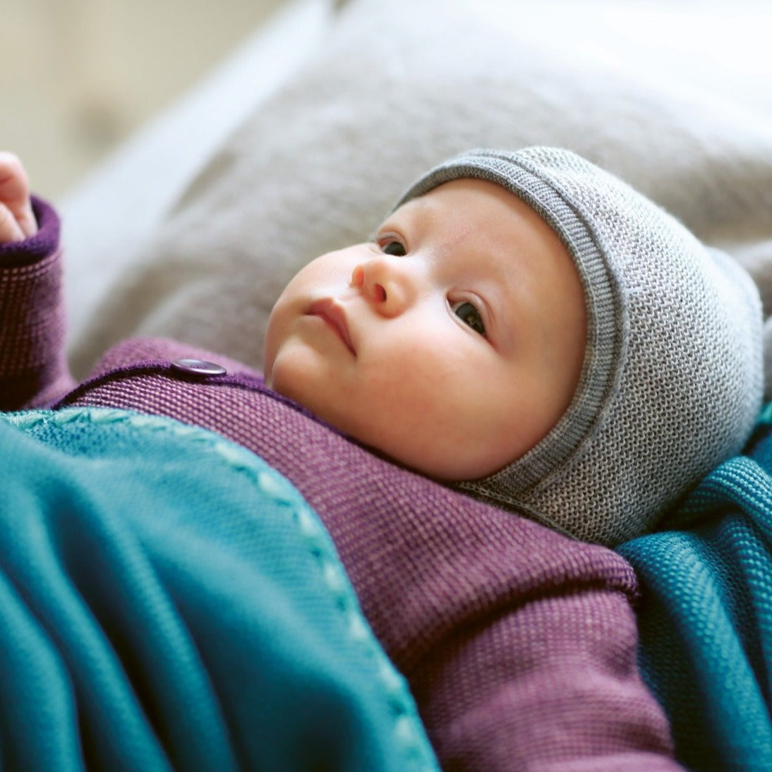 Bonnet pour bébé Disana, laine mélangée tricotée