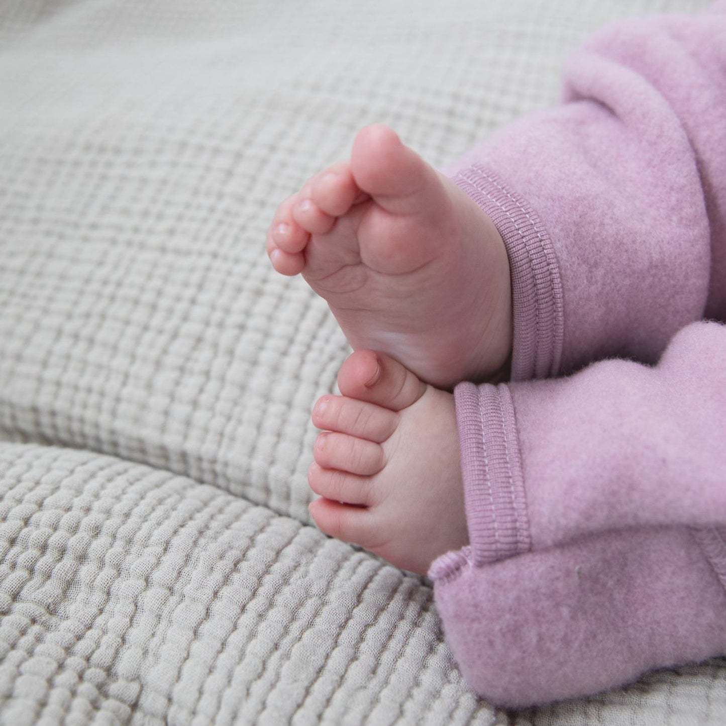 Salopette pour bébé/jeune enfant Engel avec boutons, polaire en laine : PRÉCOMMANDE