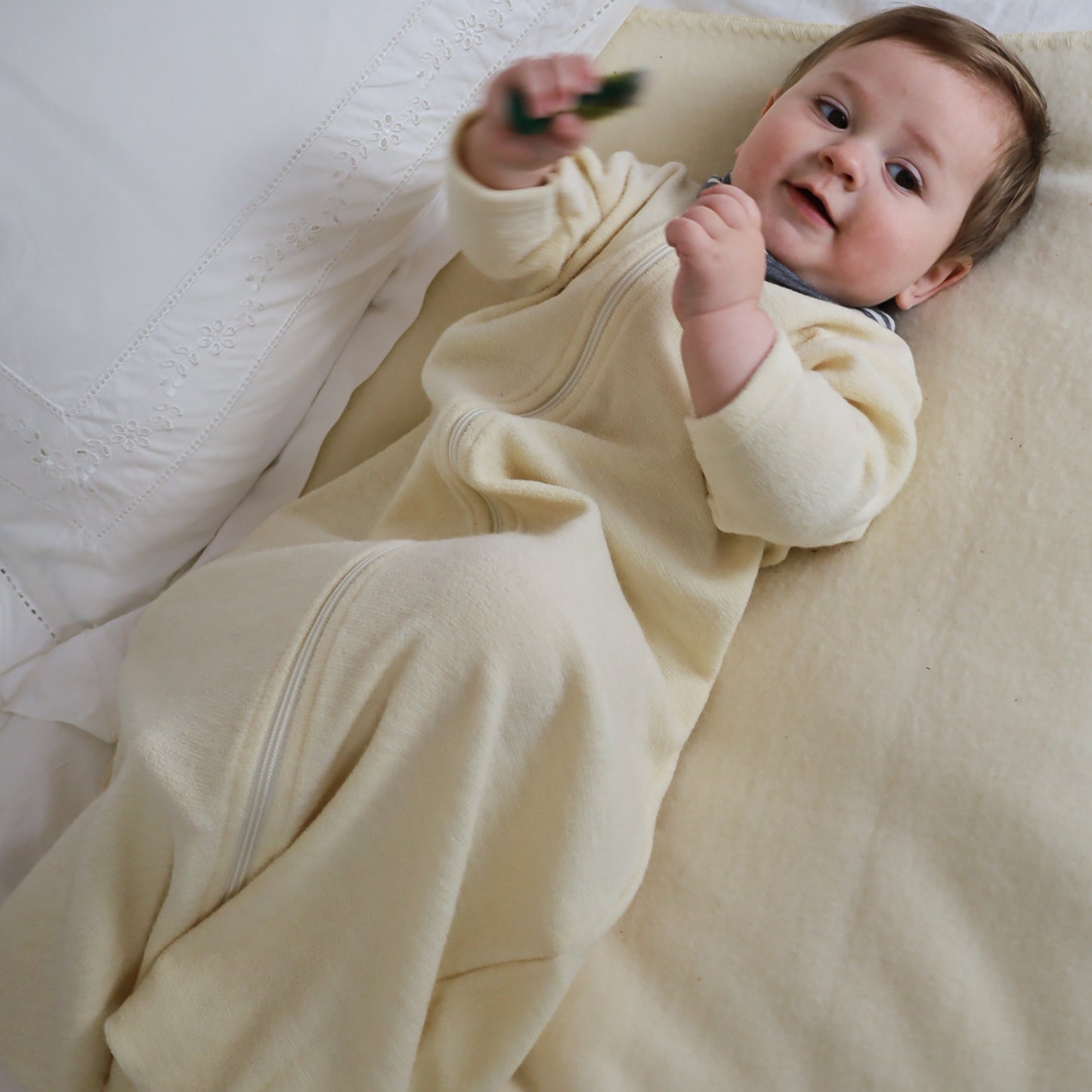 Engel Sac de couchage pour bébé/tout-petit avec manches longues et fermeture éclair sur le devant, laine éponge