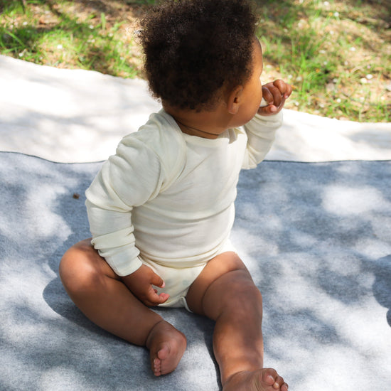 Hocosa Grenouillère à manches longues pour bébé/jeune enfant, laine/soie, naturel