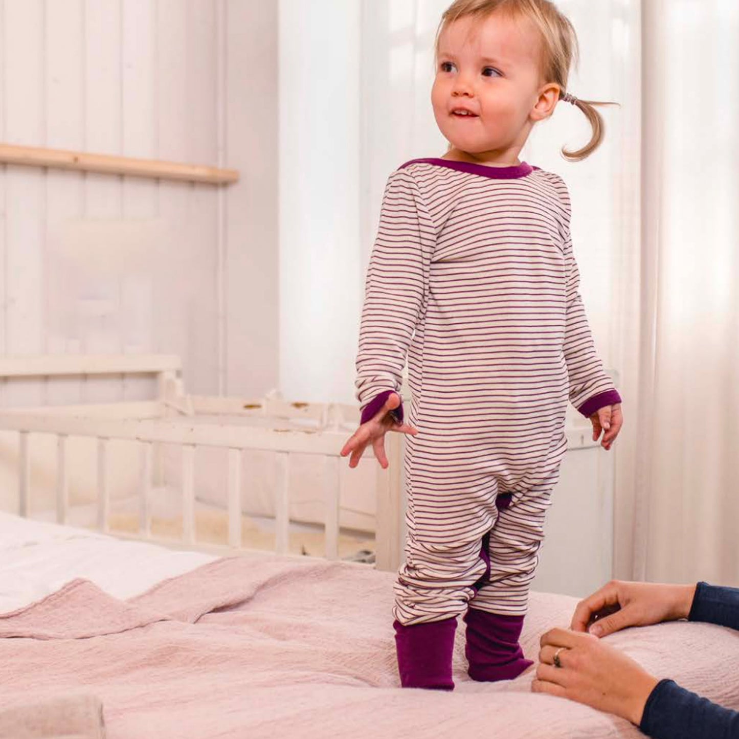 Grenouillère pour bébé/jeune enfant Engel avec revers, laine/soie : PRÉCOMMANDE