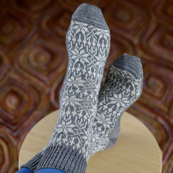 Load image into Gallery viewer, Hirsch Natur Unisex Norwegian Star Sock with Reinforced Sole, Merino Wool with Linen

