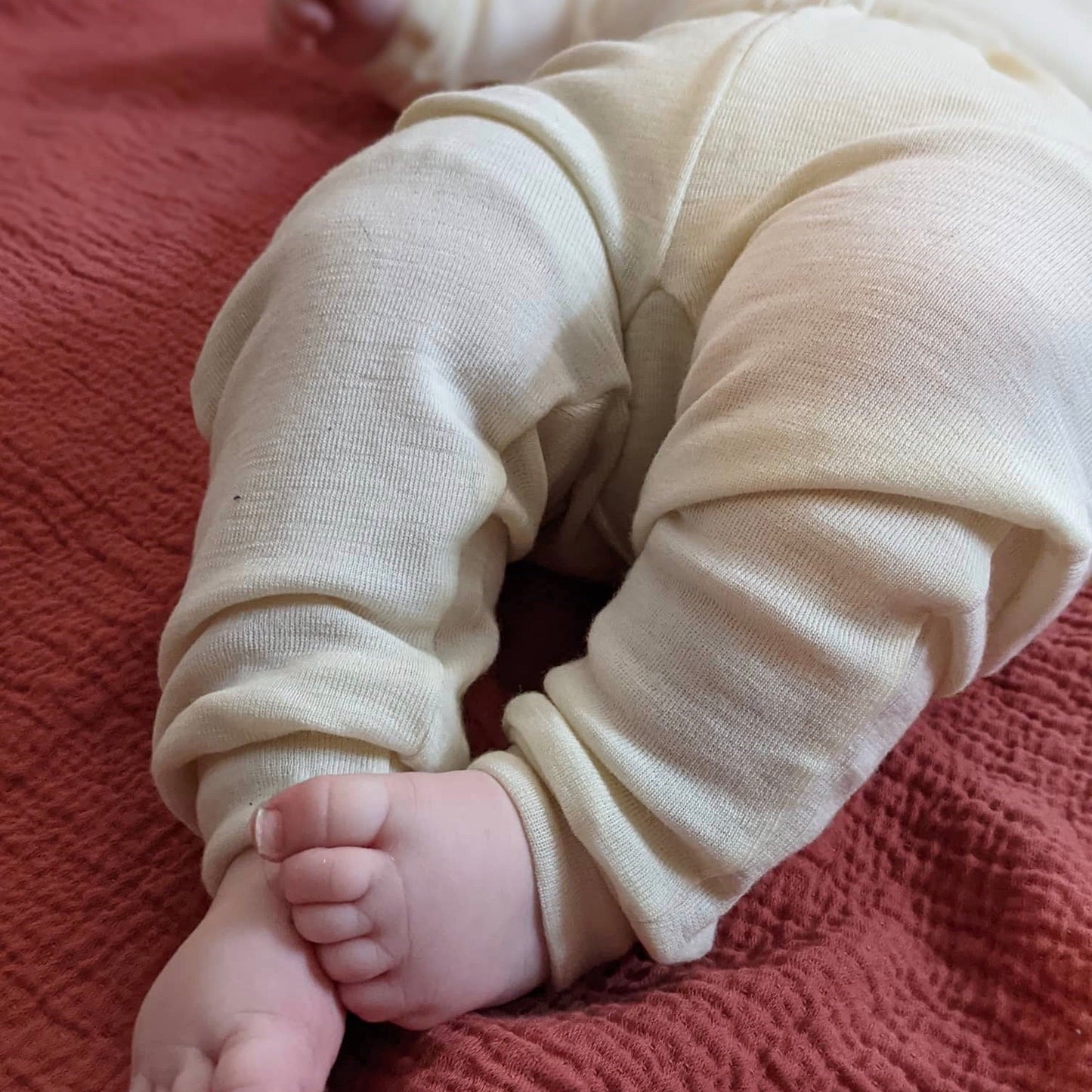 Hocosa Legging pour bébé/tout-petit avec revers en laine/soie, naturel